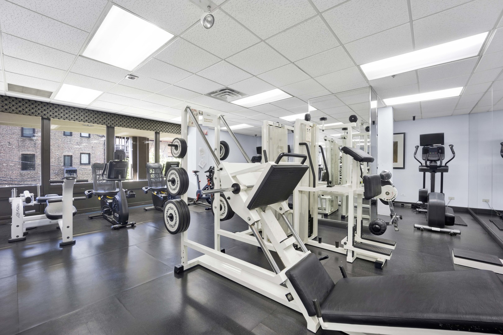 5320 North Sheridan Road Chicago IL 60640