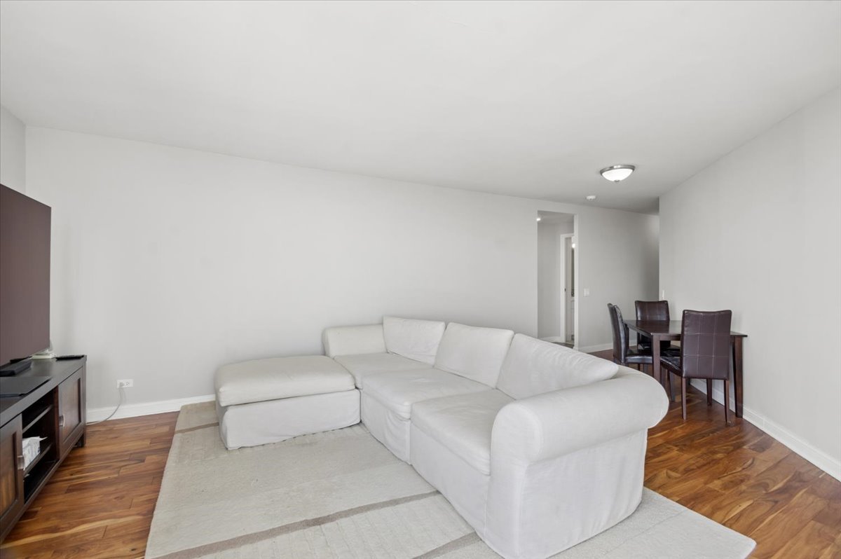5320 North Sheridan Road Chicago IL 60640