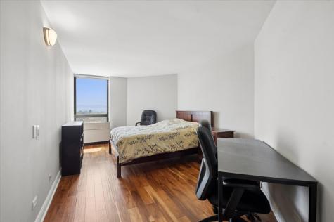 5320 North Sheridan Road Chicago IL 60640
