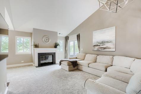 1017 Auburn Lane Buffalo Grove IL 60089