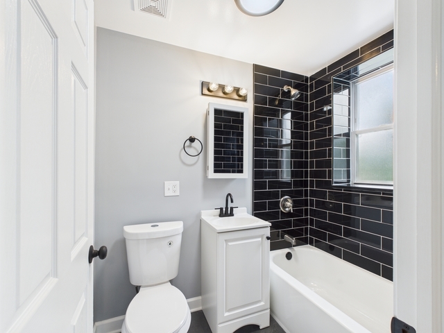 1729 East 67th Street Chicago IL 60649