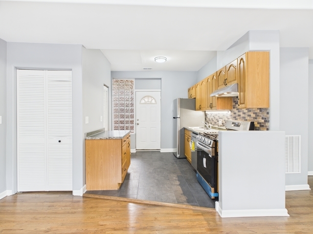1729 East 67th Street Chicago IL 60649