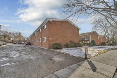 327 North Princeton Avenue Villa Park IL 60181