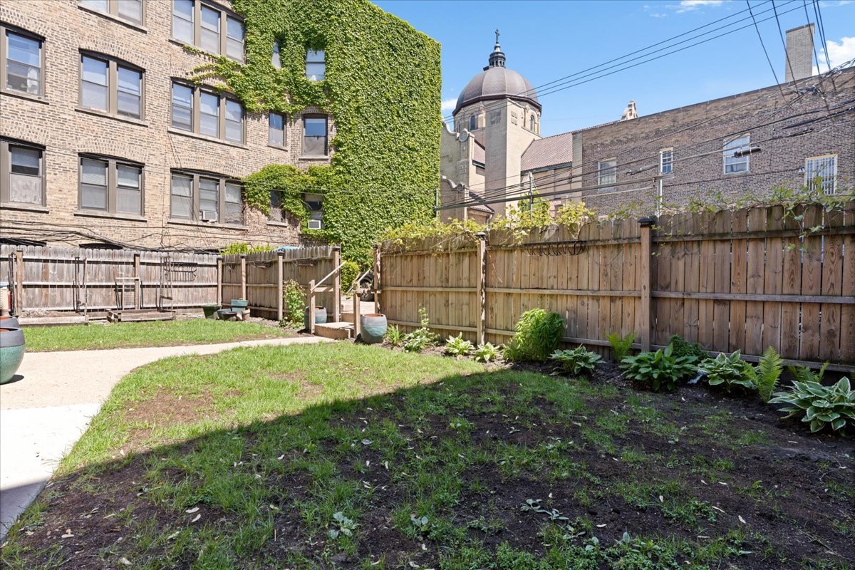 4637 North Paulina Street Chicago IL 60640