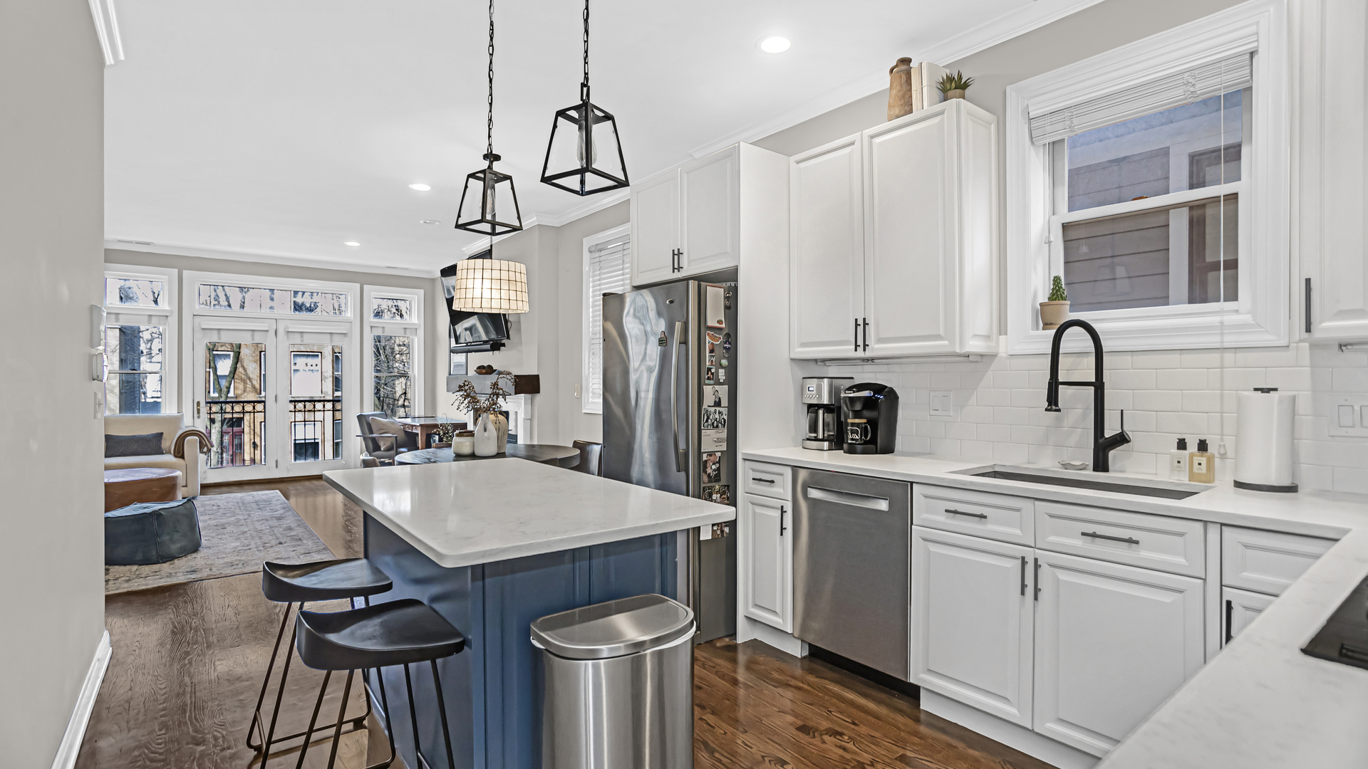 1131 West Wolfram Street Chicago IL 60657