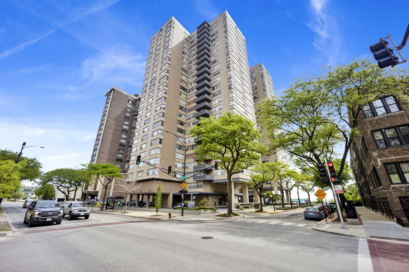 6301 North Sheridan Road Chicago IL 60660