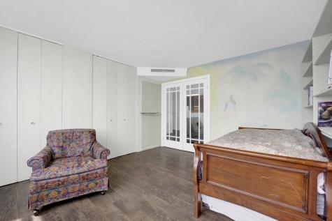 6301 North Sheridan Road Chicago IL 60660