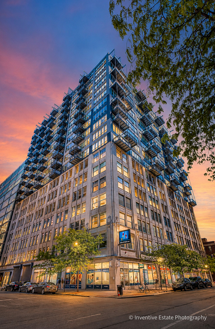 565 West Quincy Street Chicago IL 60661