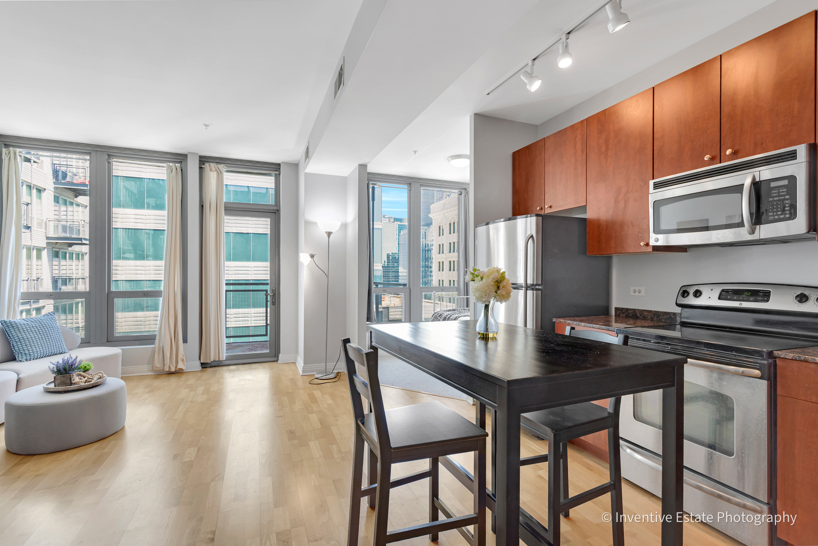 565 West Quincy Street Chicago IL 60661