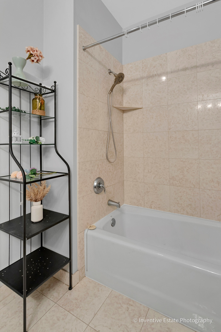565 West Quincy Street Chicago IL 60661