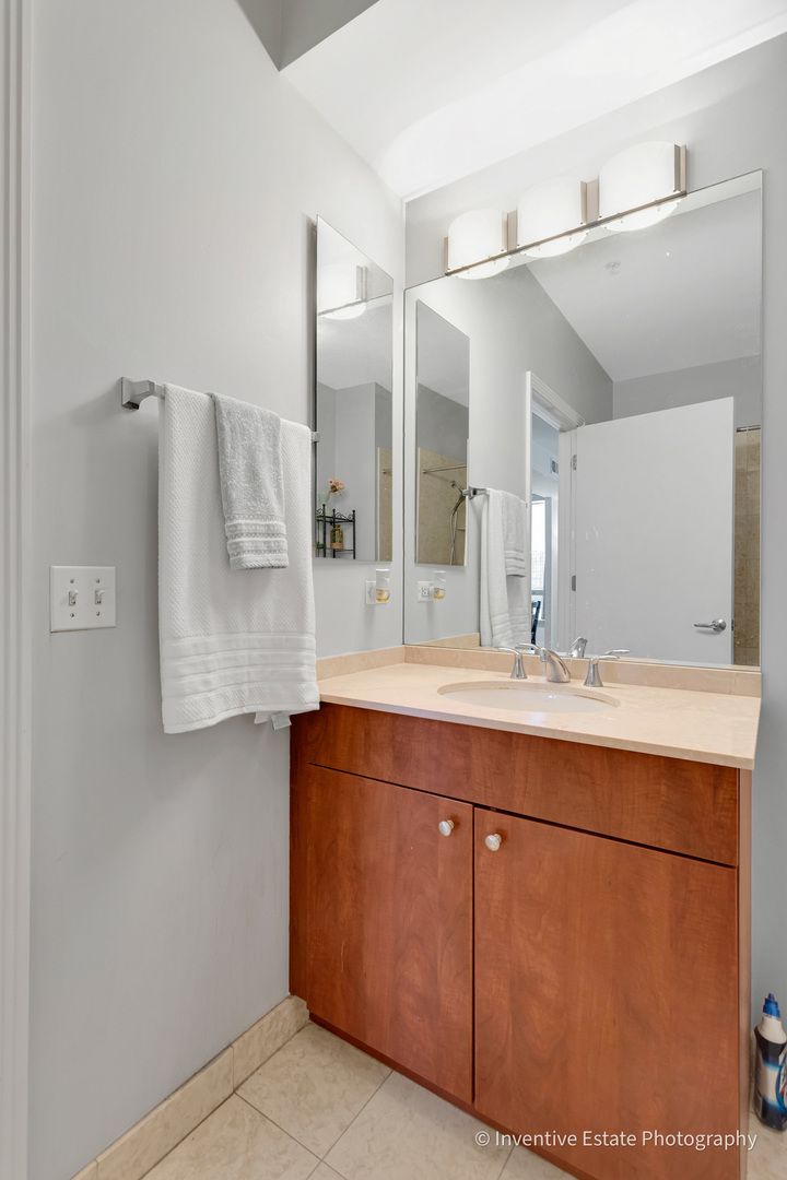 565 West Quincy Street Chicago IL 60661