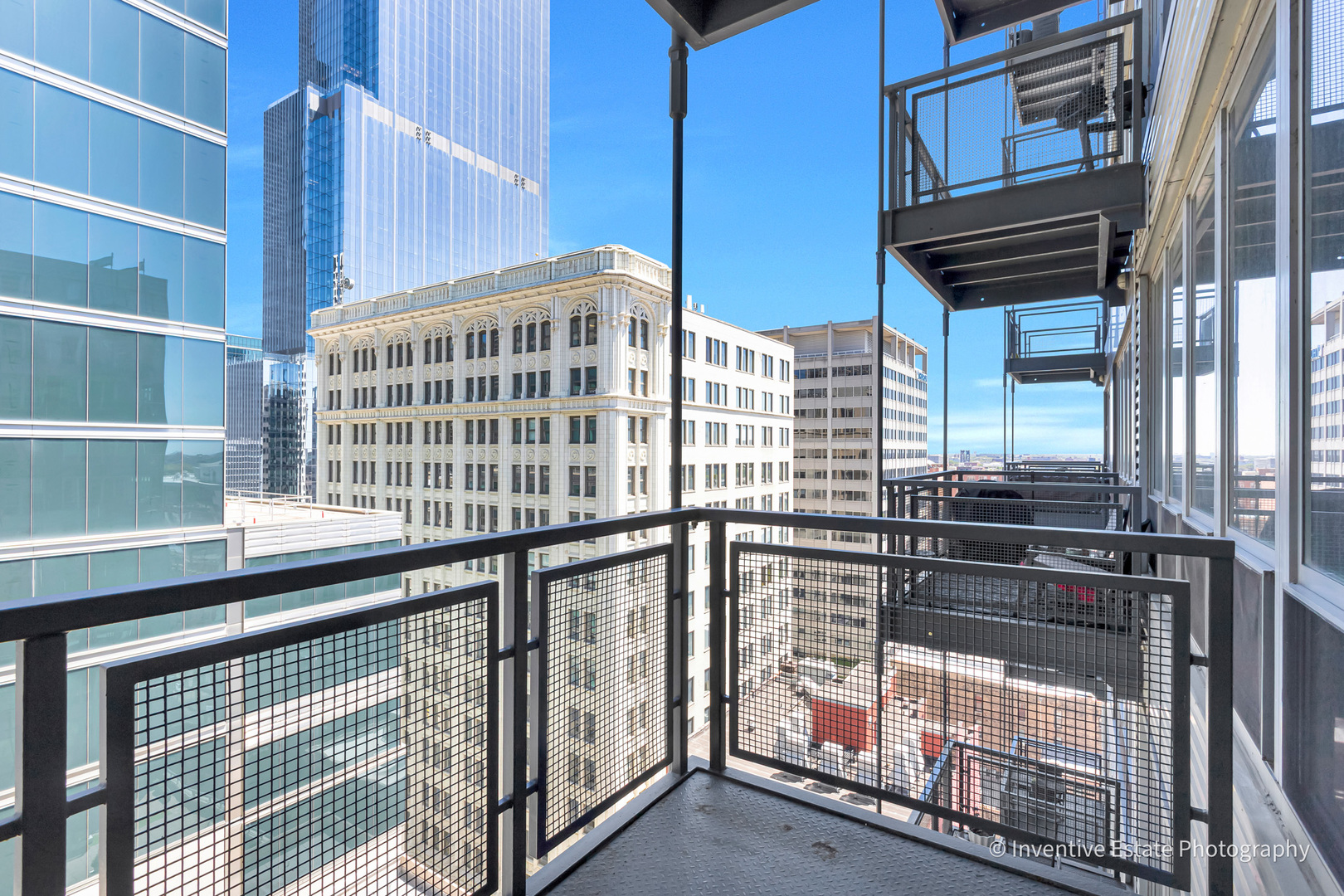 565 West Quincy Street Chicago IL 60661