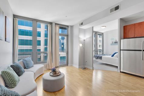 565 West Quincy Street Chicago IL 60661