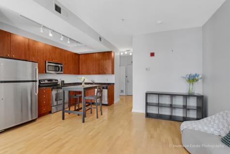 565 West Quincy Street Chicago IL 60661