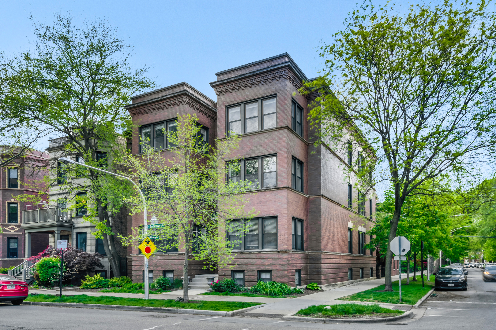 1328 West Bryn Mawr Avenue Chicago IL 60660