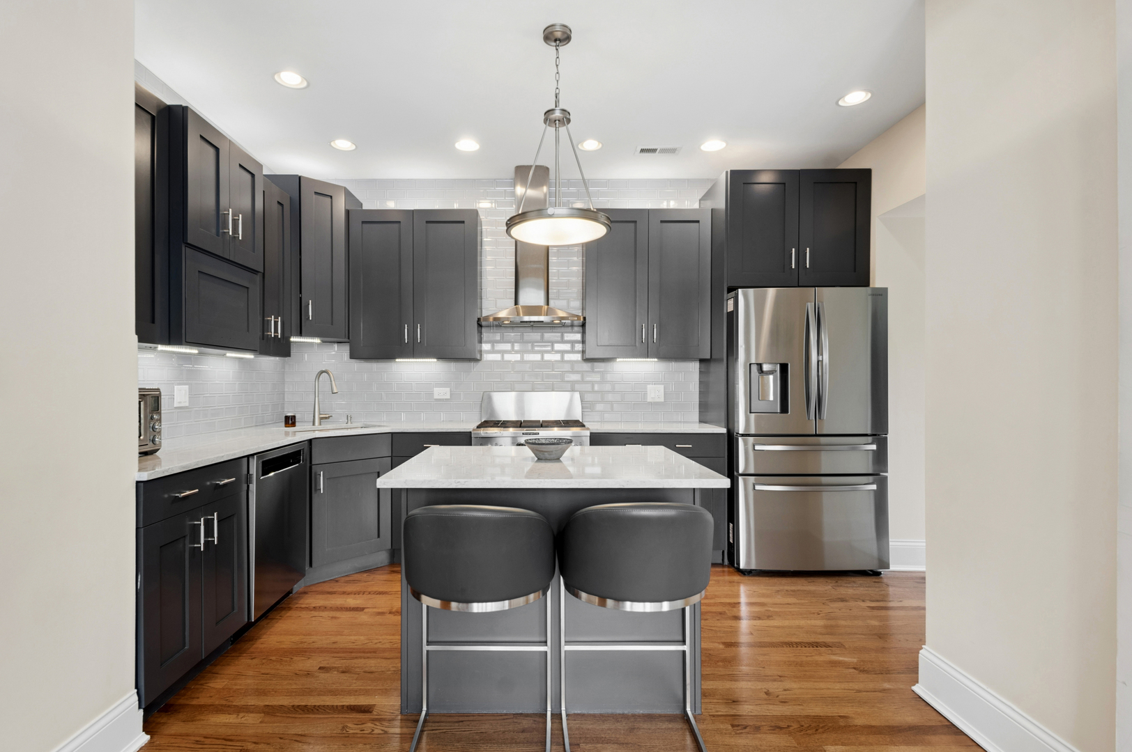 1328 West Bryn Mawr Avenue Chicago IL 60660