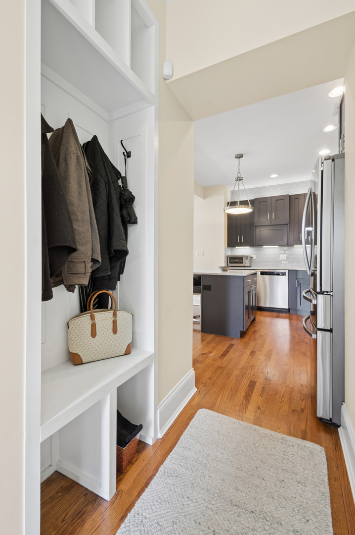 1328 West Bryn Mawr Avenue Chicago IL 60660