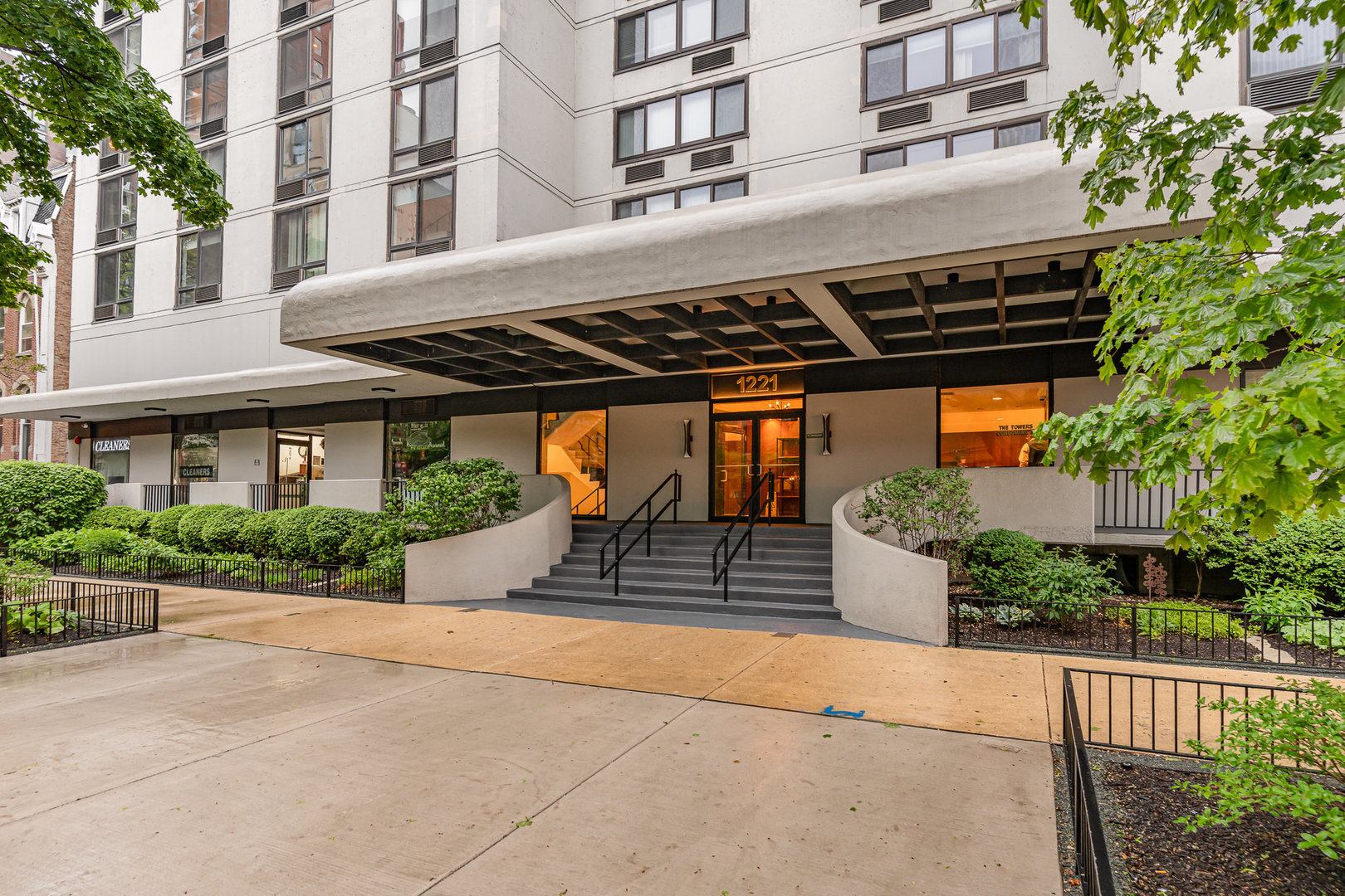 1221 North Dearborn Street Chicago IL 60610