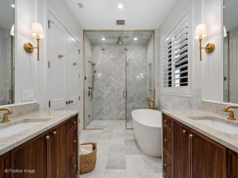 855 West Lill Avenue Chicago IL 60614