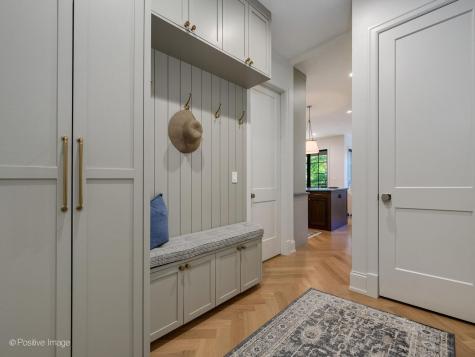 855 West Lill Avenue Chicago IL 60614