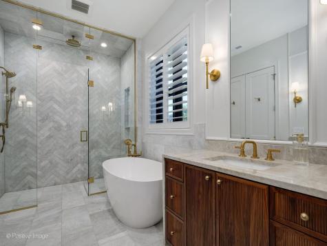 855 West Lill Avenue Chicago IL 60614