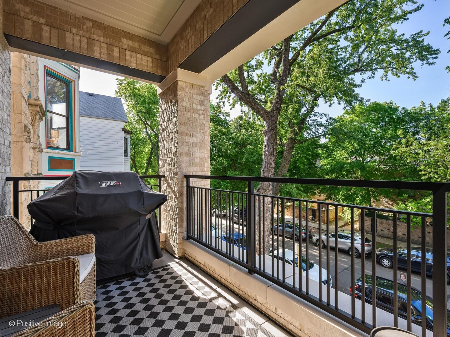 855 West Lill Avenue Chicago IL 60614