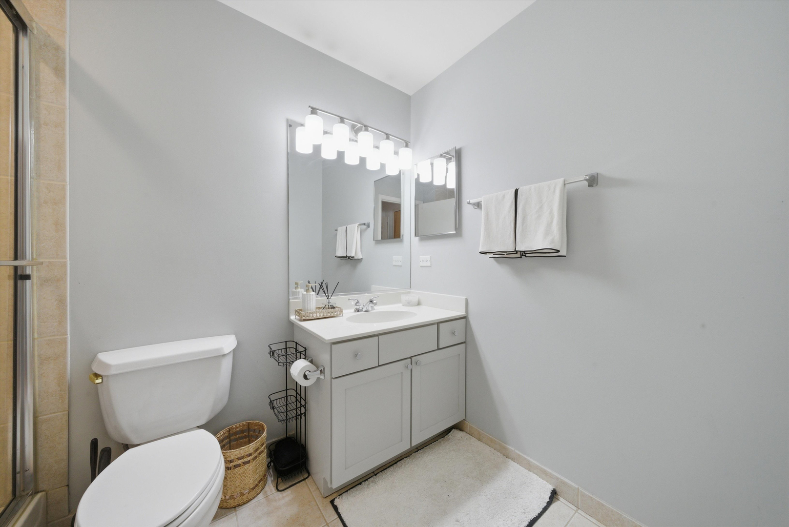 758 North Larrabee Street Chicago IL 60654