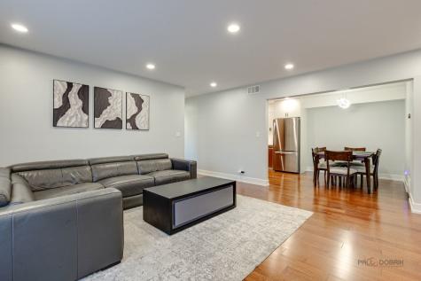 615 Tralee Court Schaumburg IL 60193