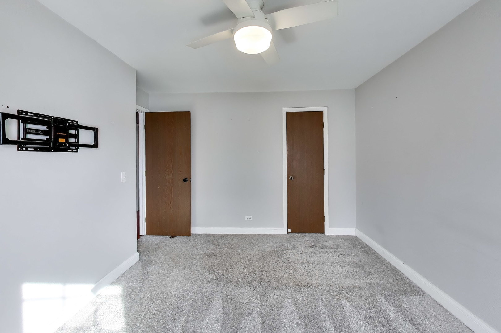 10 Waterbury Lane Schaumburg IL 60193