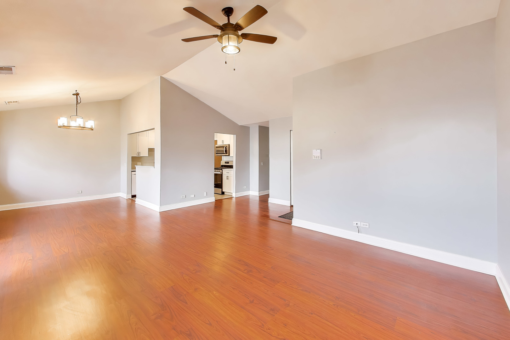 10 Waterbury Lane Schaumburg IL 60193