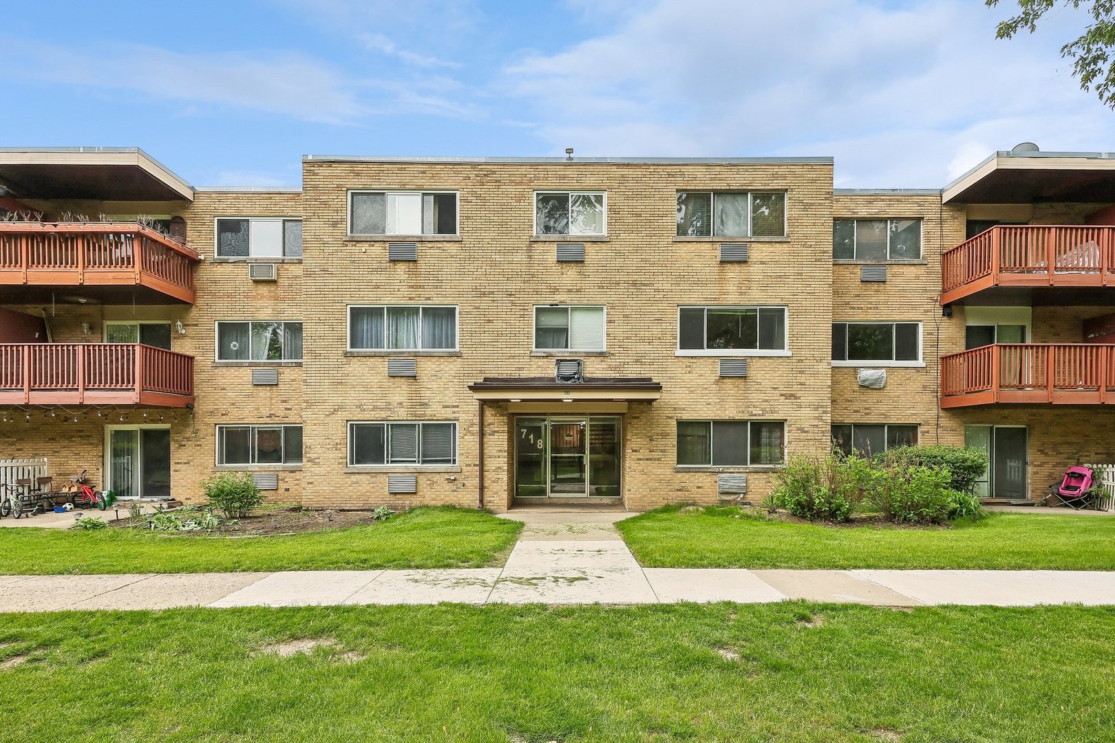 718 Dempster Street Mount Prospect IL 60056