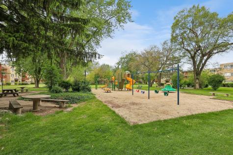718 Dempster Street Mount Prospect IL 60056