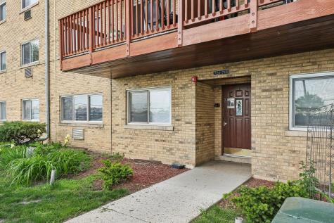 718 Dempster Street Mount Prospect IL 60056