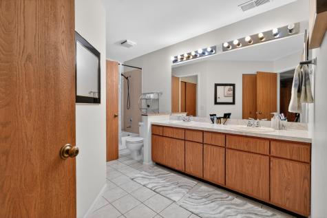 943 Ridgefield Lane Wheeling IL 60090