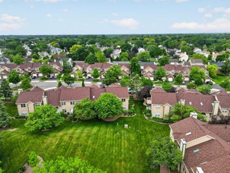943 Ridgefield Lane Wheeling IL 60090