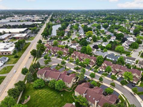 943 Ridgefield Lane Wheeling IL 60090
