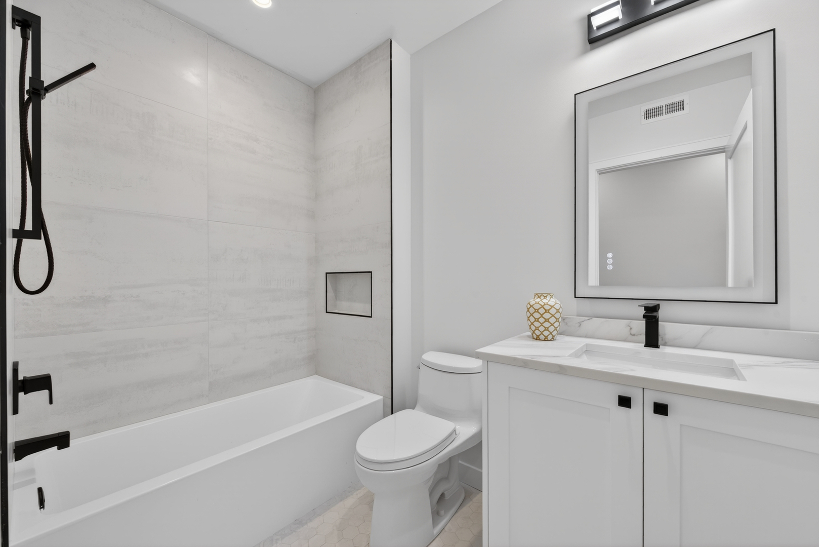 1347 West Grand Avenue Chicago IL 60642