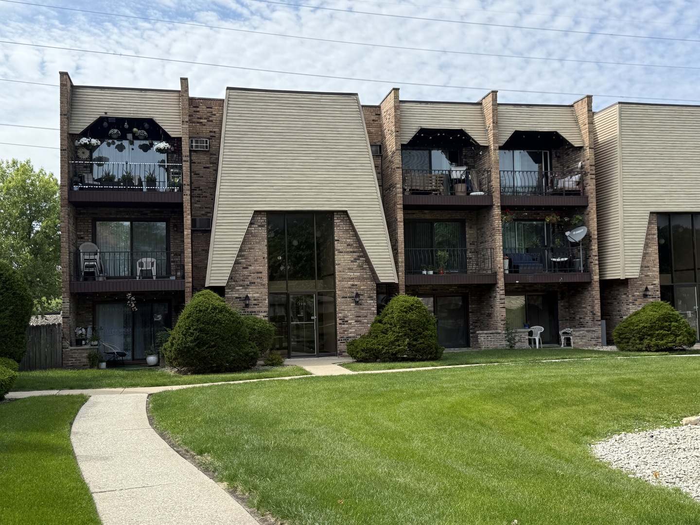 7316 Blackstone Avenue Justice IL 60458