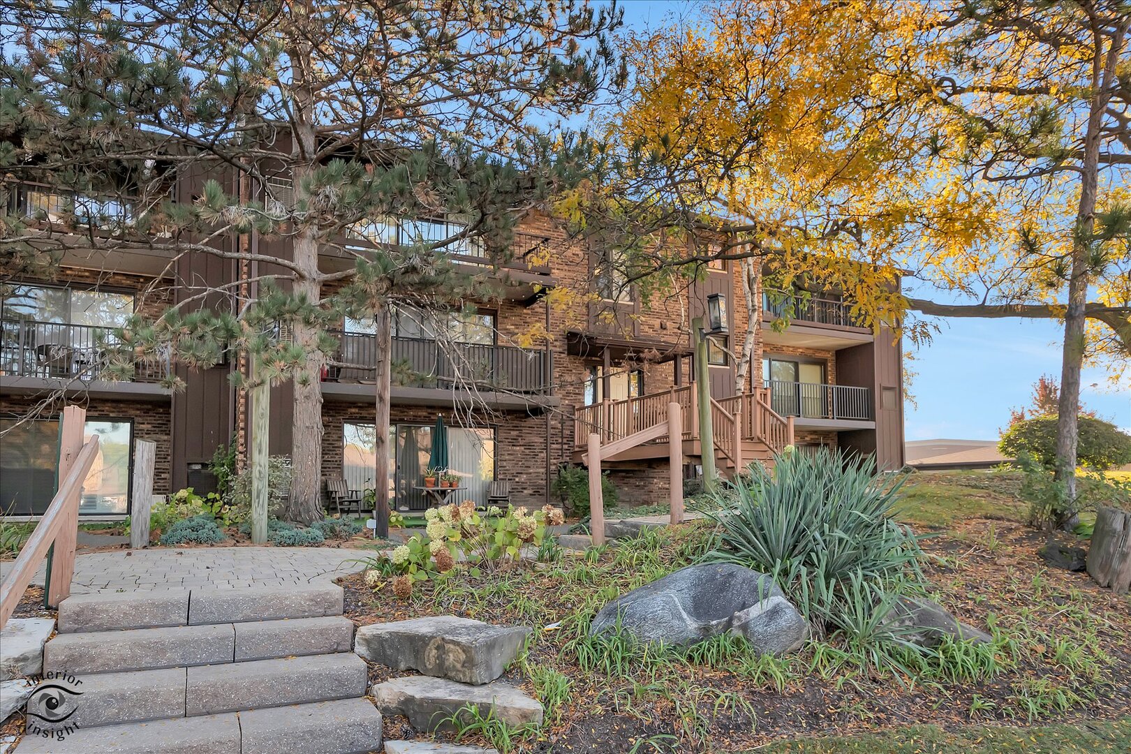 1327 Cass Lane E Westmont IL 60559