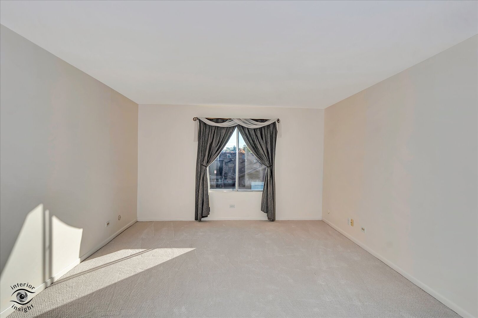 1327 Cass Lane E Westmont IL 60559
