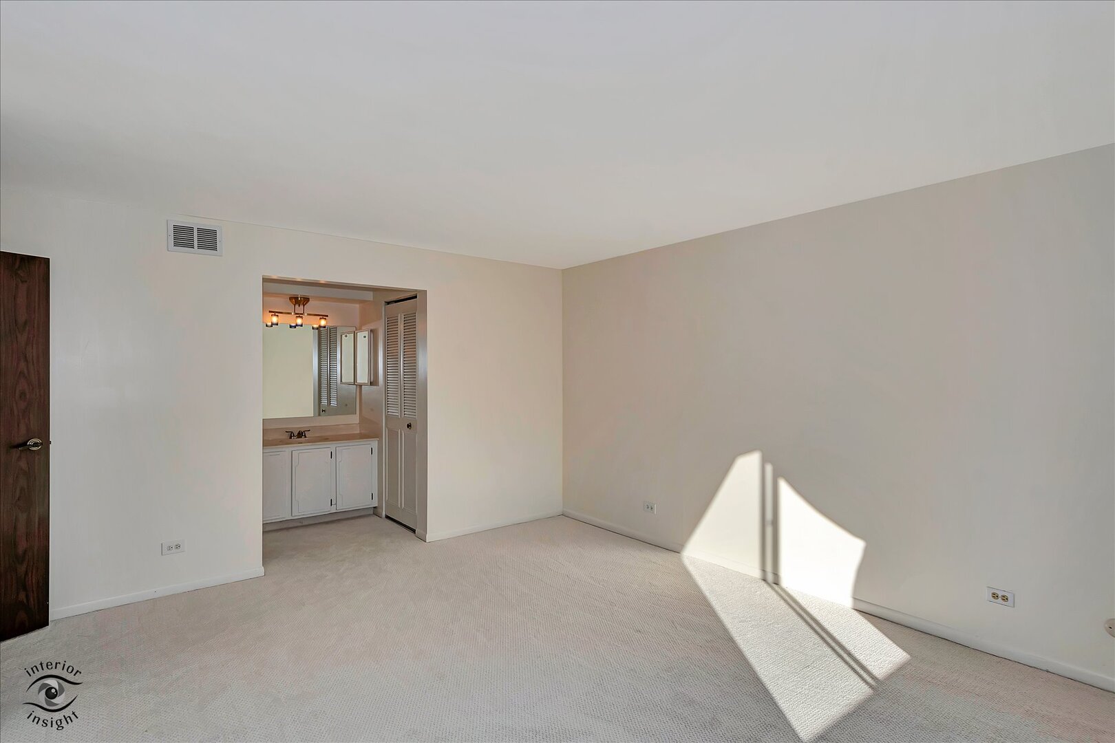 1327 Cass Lane E Westmont IL 60559