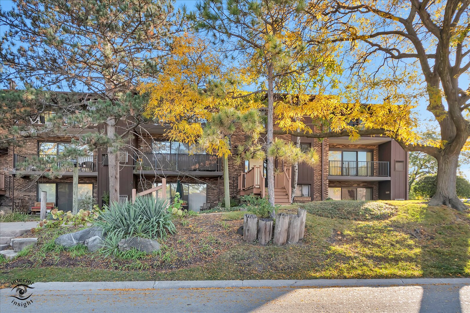 1327 Cass Lane E Westmont IL 60559