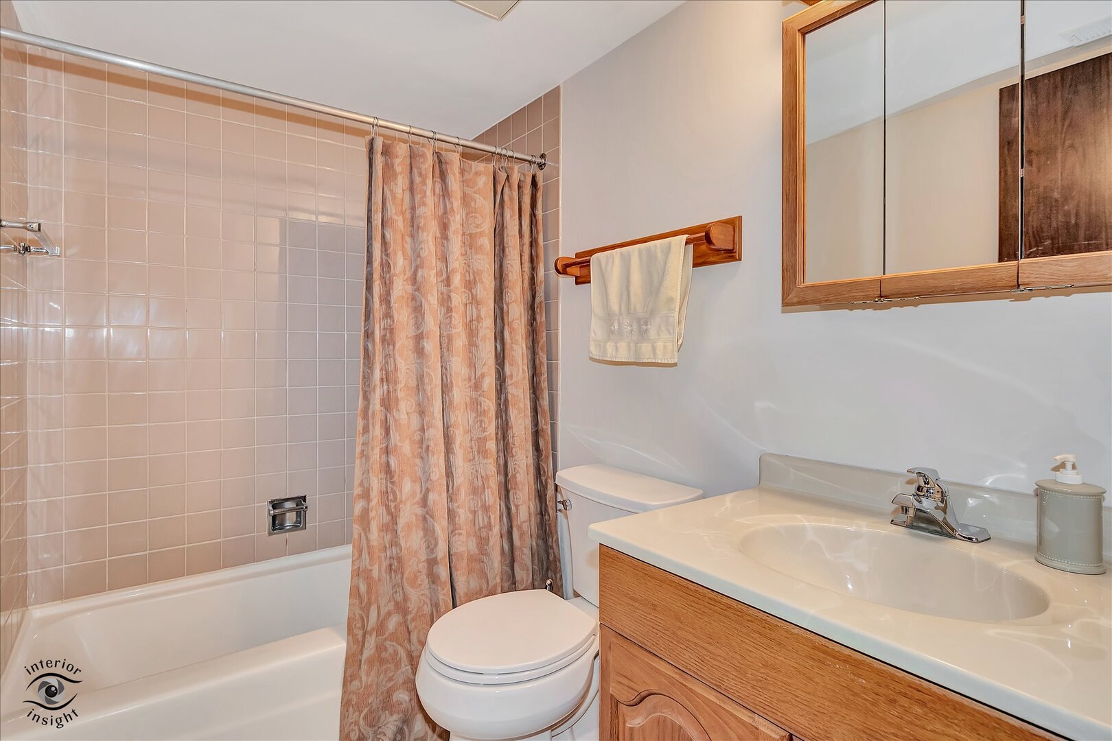 1327 Cass Lane E Westmont IL 60559