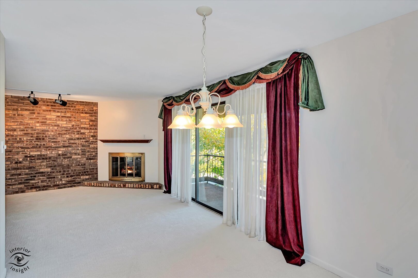 1327 Cass Lane E Westmont IL 60559