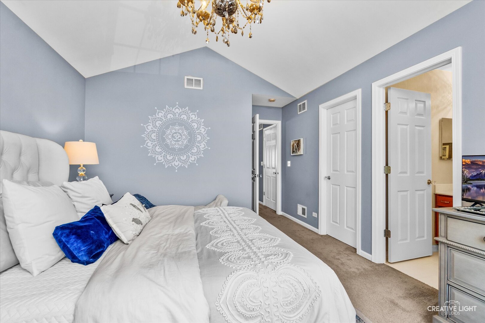 457 Jamestown Court Aurora IL 60502