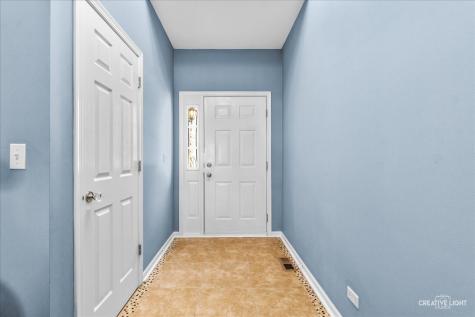 457 Jamestown Court Aurora IL 60502