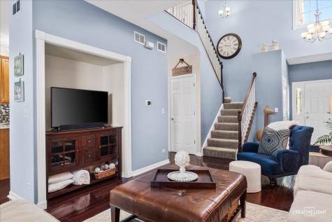 457 Jamestown Court Aurora IL 60502