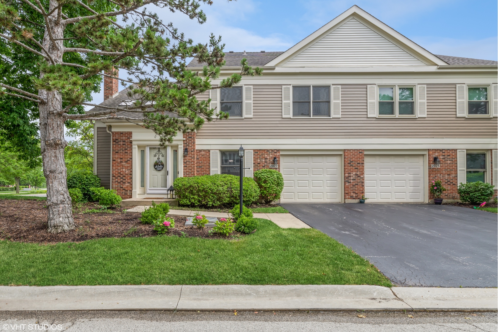 2027 North Charter Point Drive Arlington Heights IL 60004