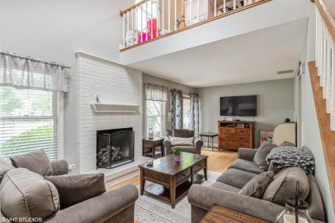 2027 North Charter Point Drive Arlington Heights IL 60004