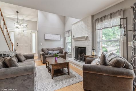 2027 North Charter Point Drive Arlington Heights IL 60004